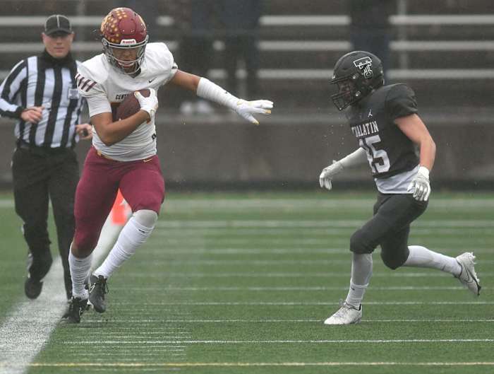 Central-Catholic.Tualatin.6A-football-final.Taylor-Balkom.29